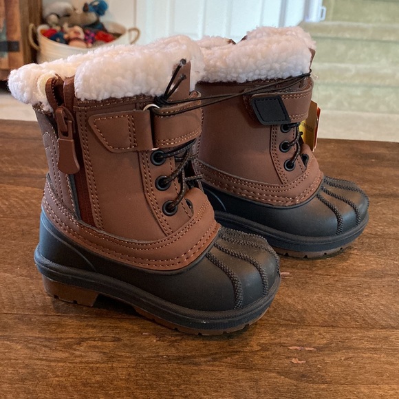 Waterproof rain/snow boots - Picture 2 of 3